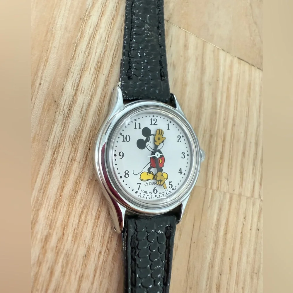 Lorus Disney Mickey Mouse moving arms classic watch NEW BATTERY